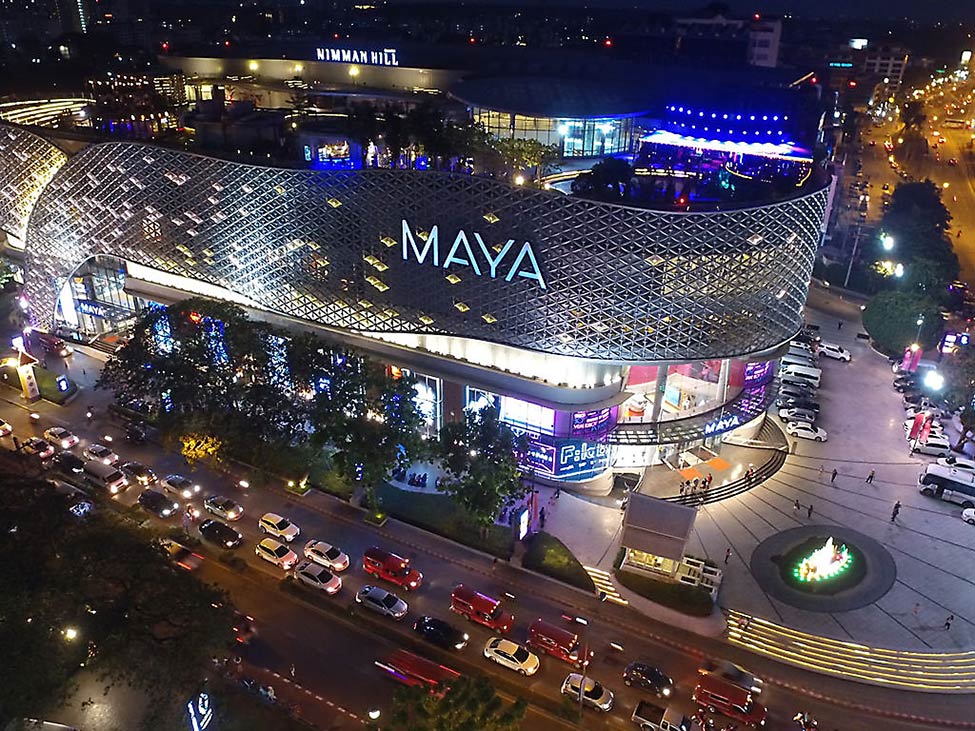Malls In Chiang Mai Go Shopping In A Foreign Land